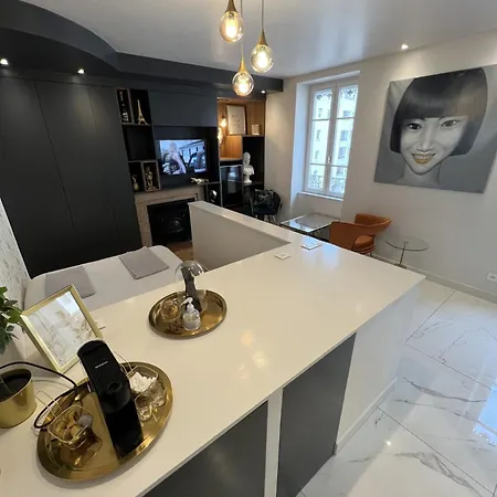 Enjoy Archilyon By Camalan ! Lyon